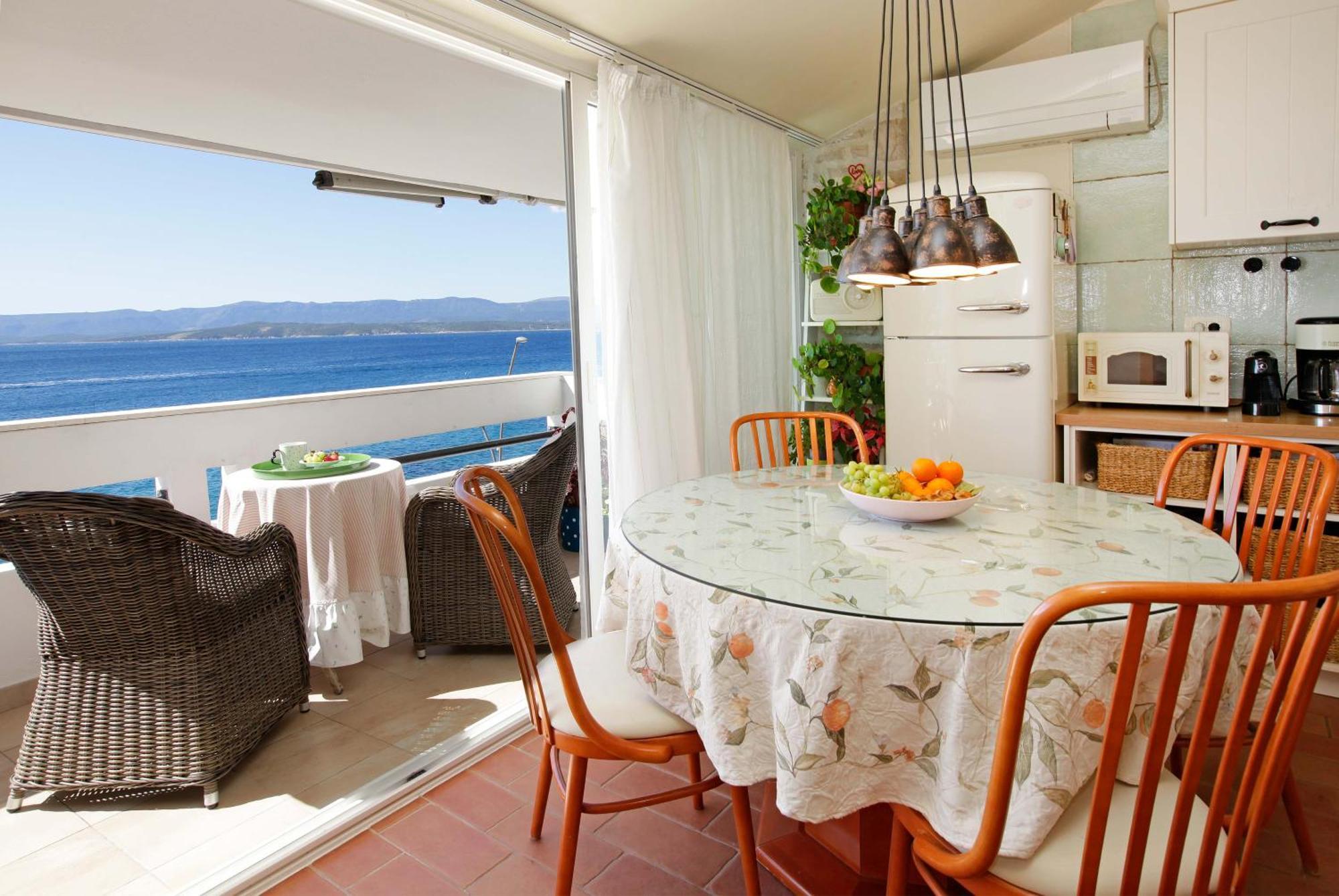 Amazing Waterfront Apartments Bol Bagian luar foto