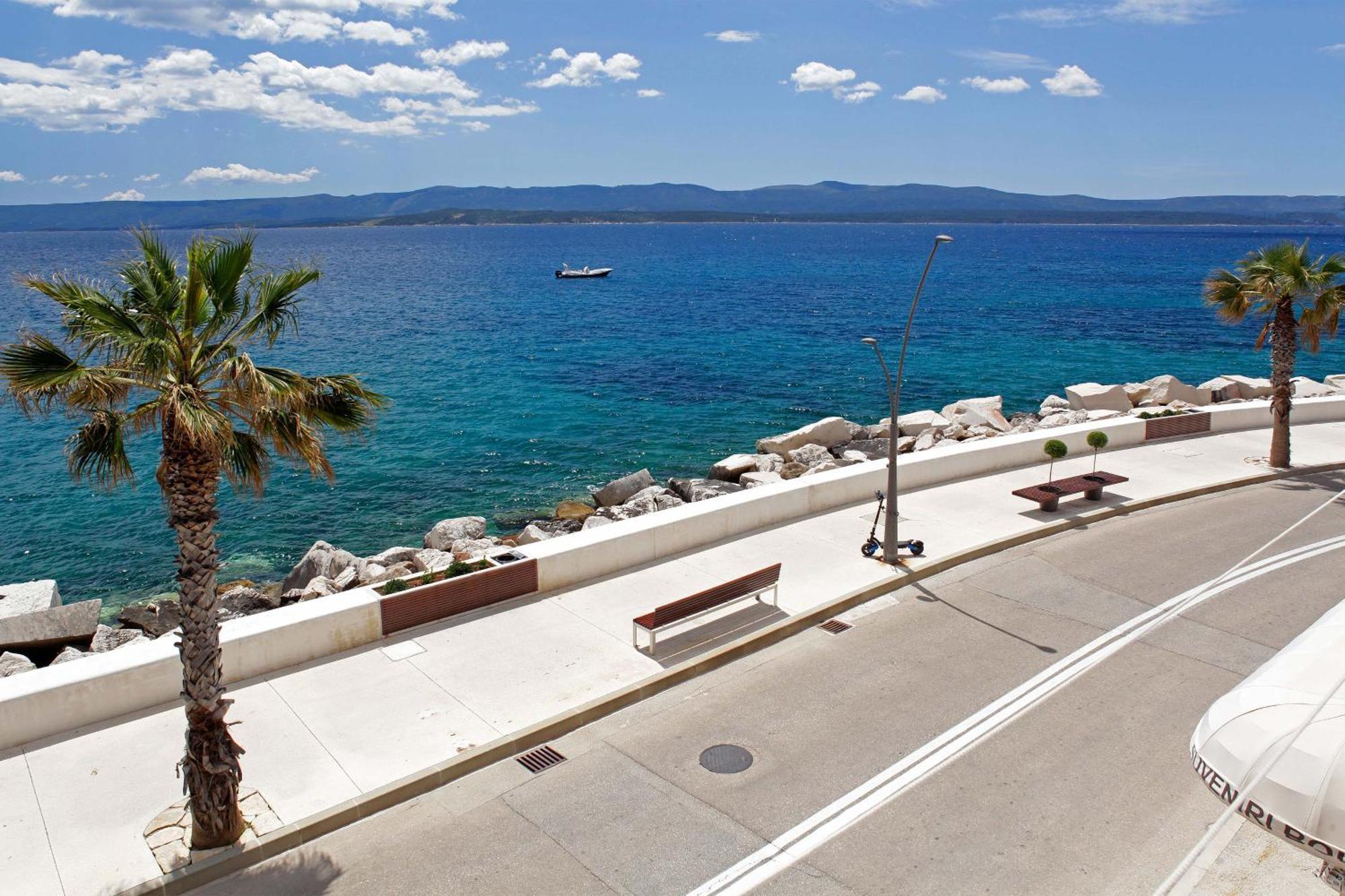 Amazing Waterfront Apartments Bol Bagian luar foto