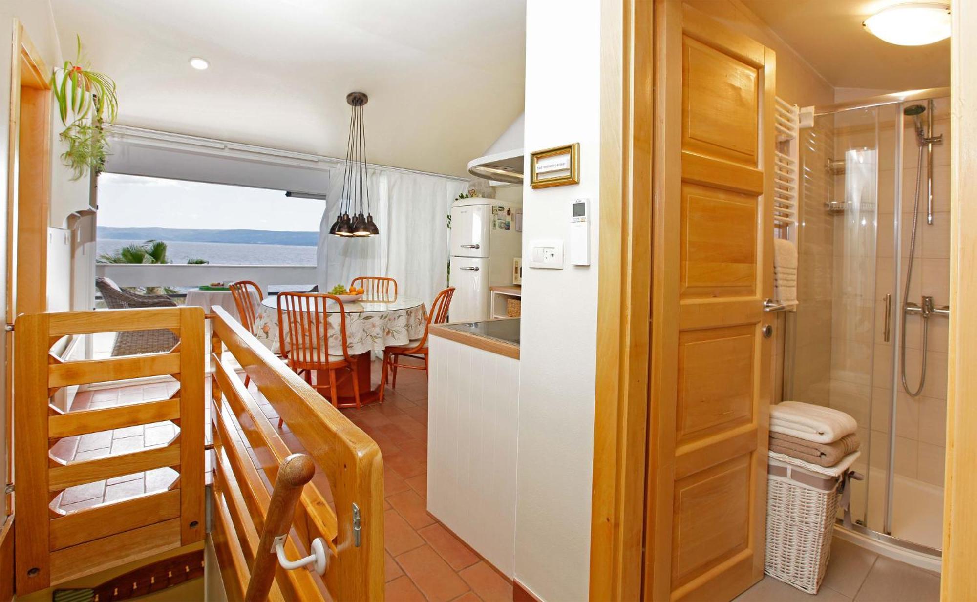 Amazing Waterfront Apartments Bol Bagian luar foto