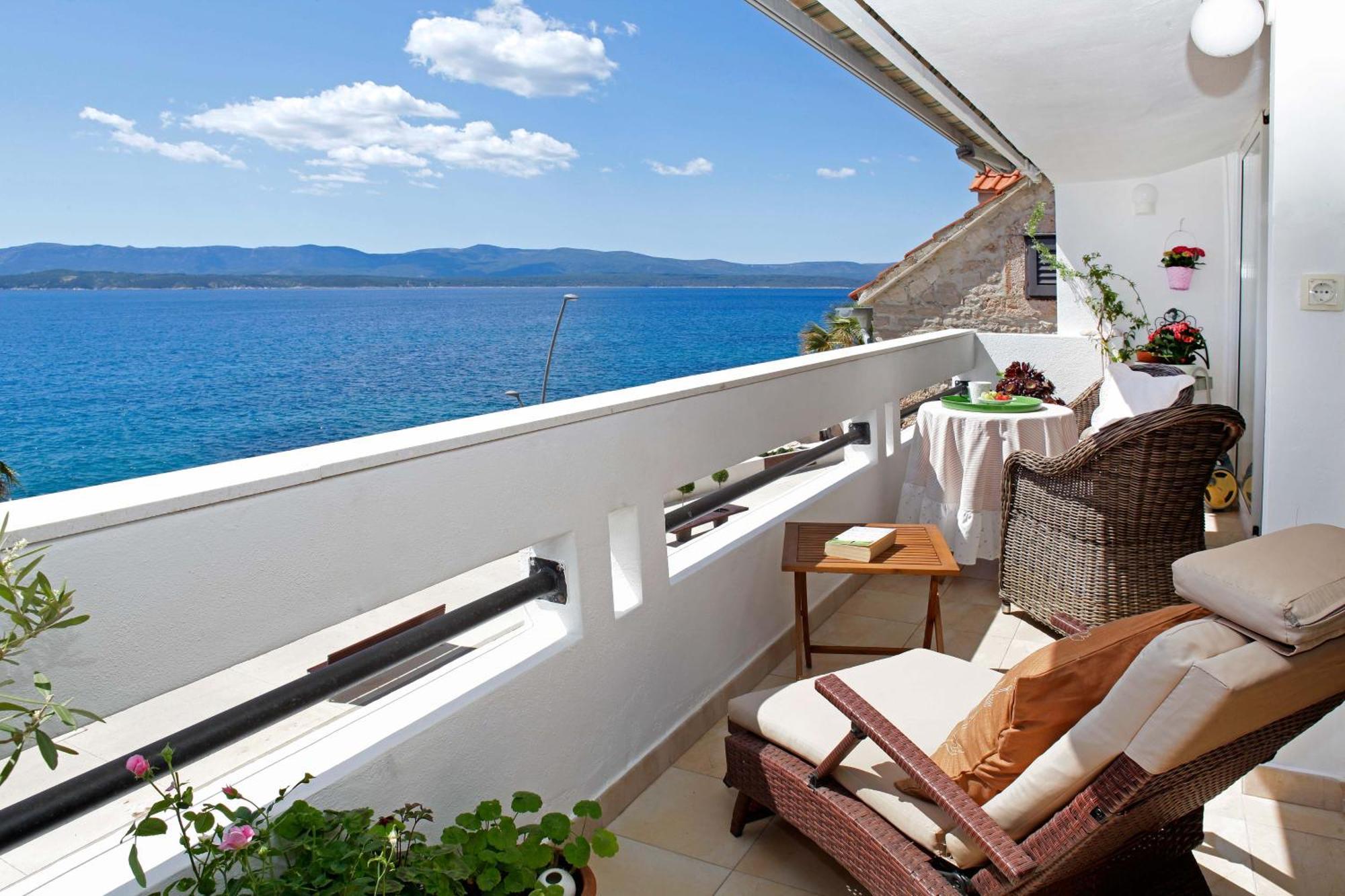 Amazing Waterfront Apartments Bol Bagian luar foto