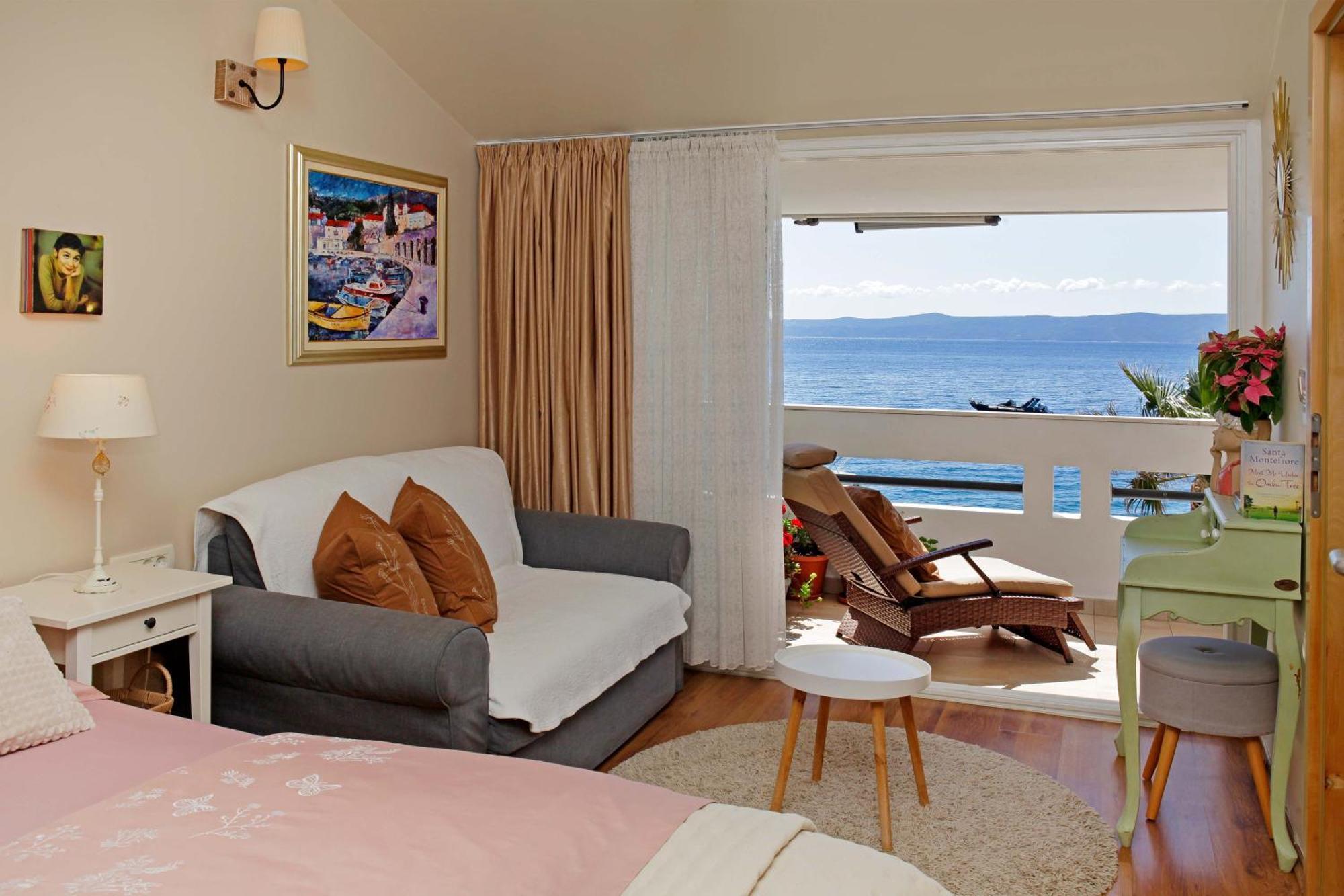 Amazing Waterfront Apartments Bol Bagian luar foto
