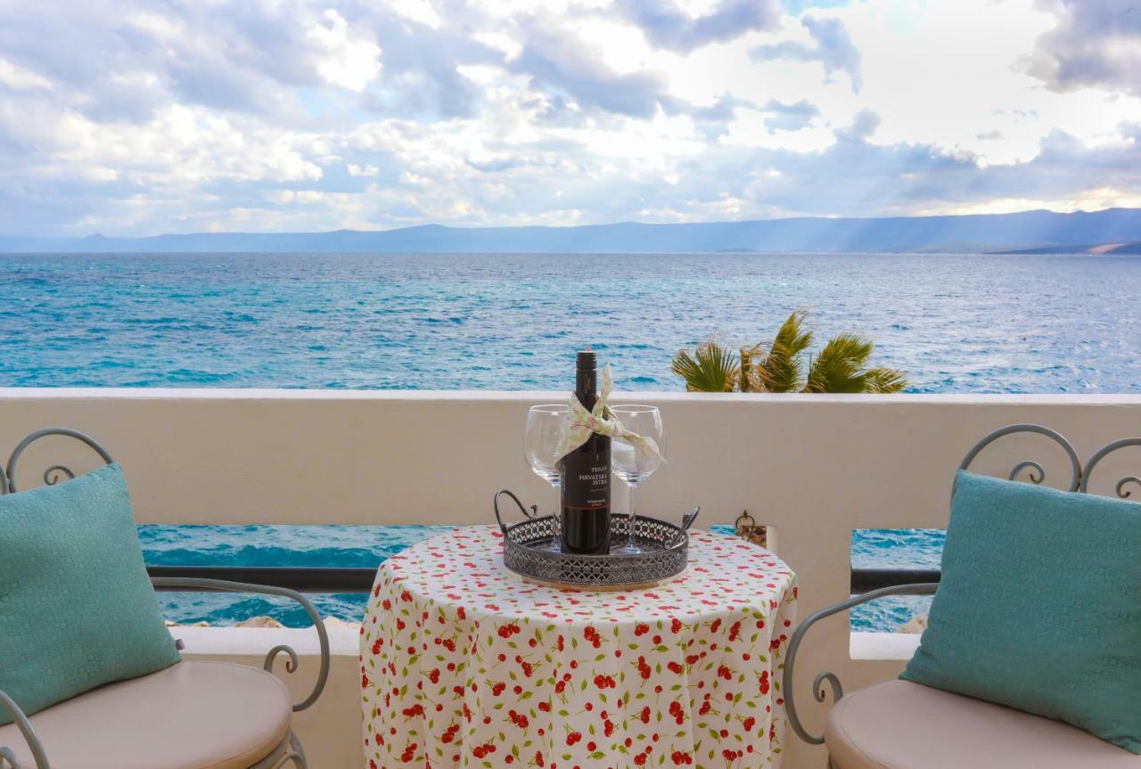 Amazing Waterfront Apartments Bol Bagian luar foto