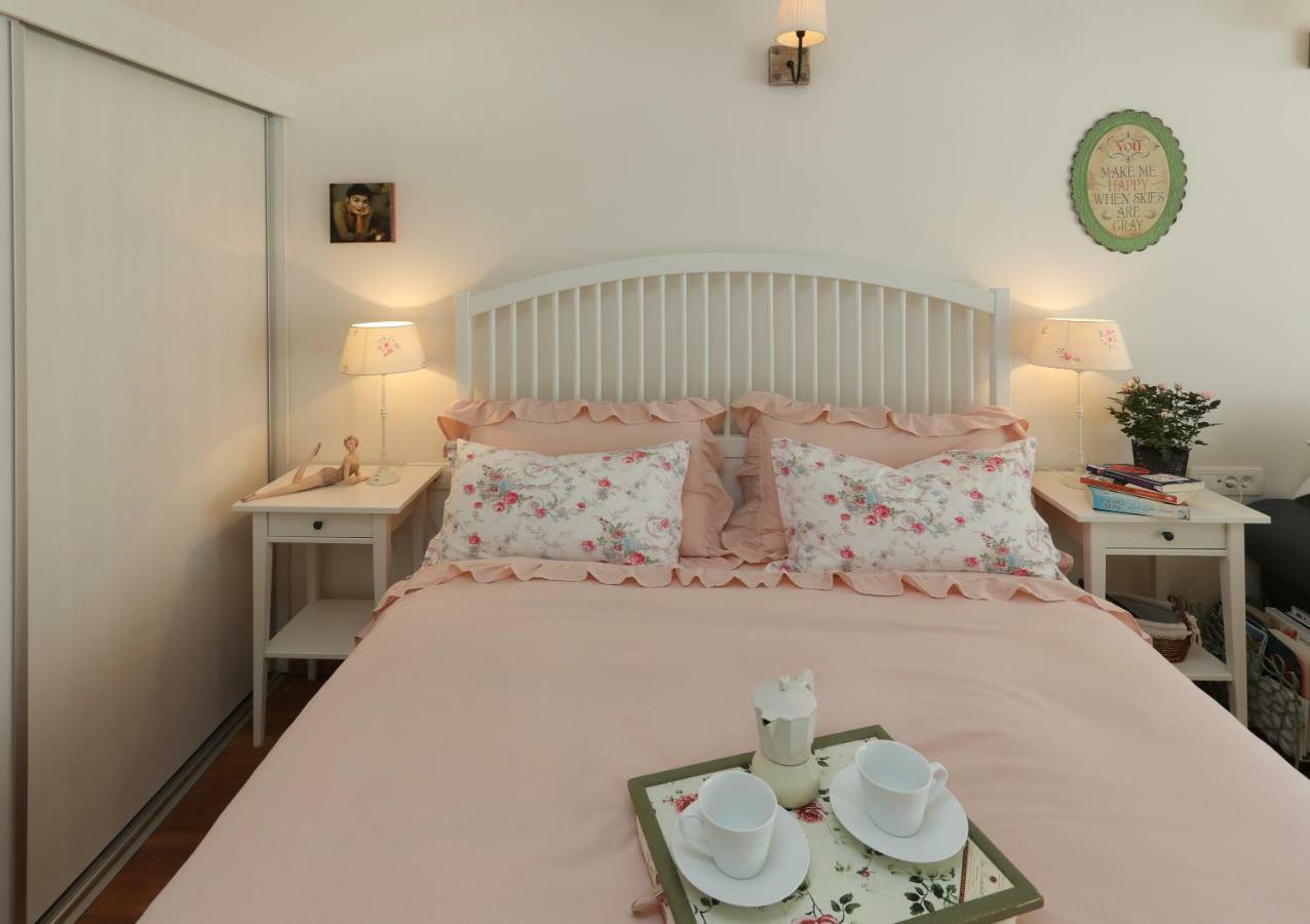 Amazing Waterfront Apartments Bol Bagian luar foto