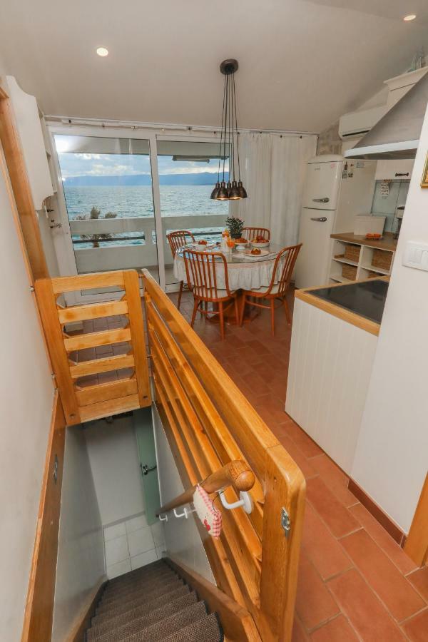 Amazing Waterfront Apartments Bol Bagian luar foto